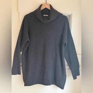 Menique Women’s Oversized turtleneck 100% wool medium/large